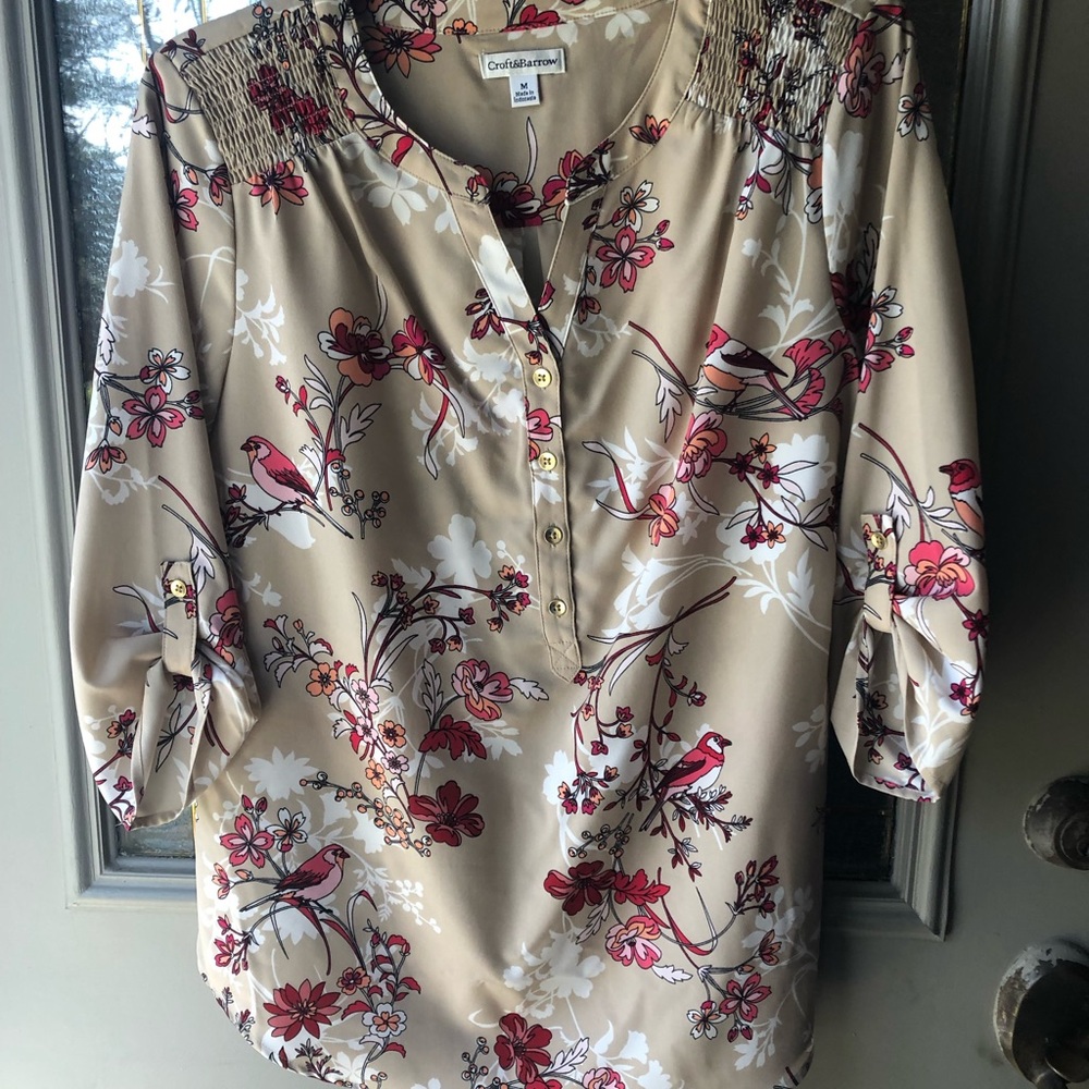 Croft & Barrow Tan Blouse, Size M, excellent condition!!